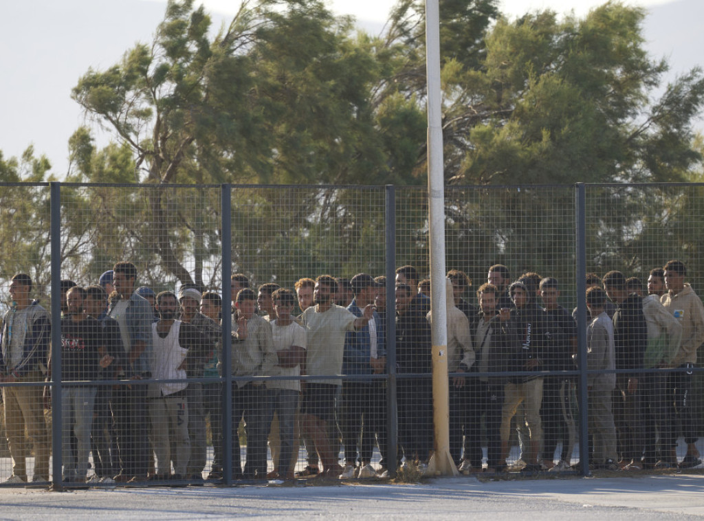 Grčka: Više od 500 migranata prebačeno sa Krita na kopno