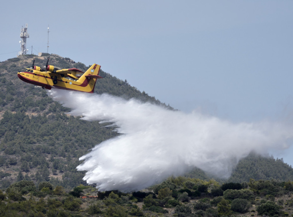 Šumski požar izbio u okrugu Etolija Akarnanija na zapadu Grčke