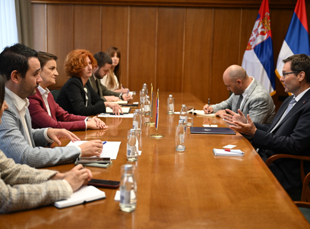 Brnabić razgovarala sa ambasadorom Komonvelta Australije o nastavku bilateralnih odnosa