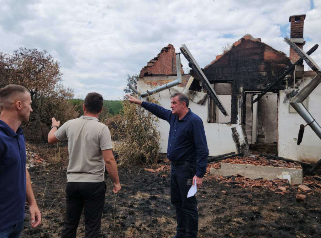 Kancelarija za KiM pomoći će porodicama na KiM koje su pretrpele štetu u požarima