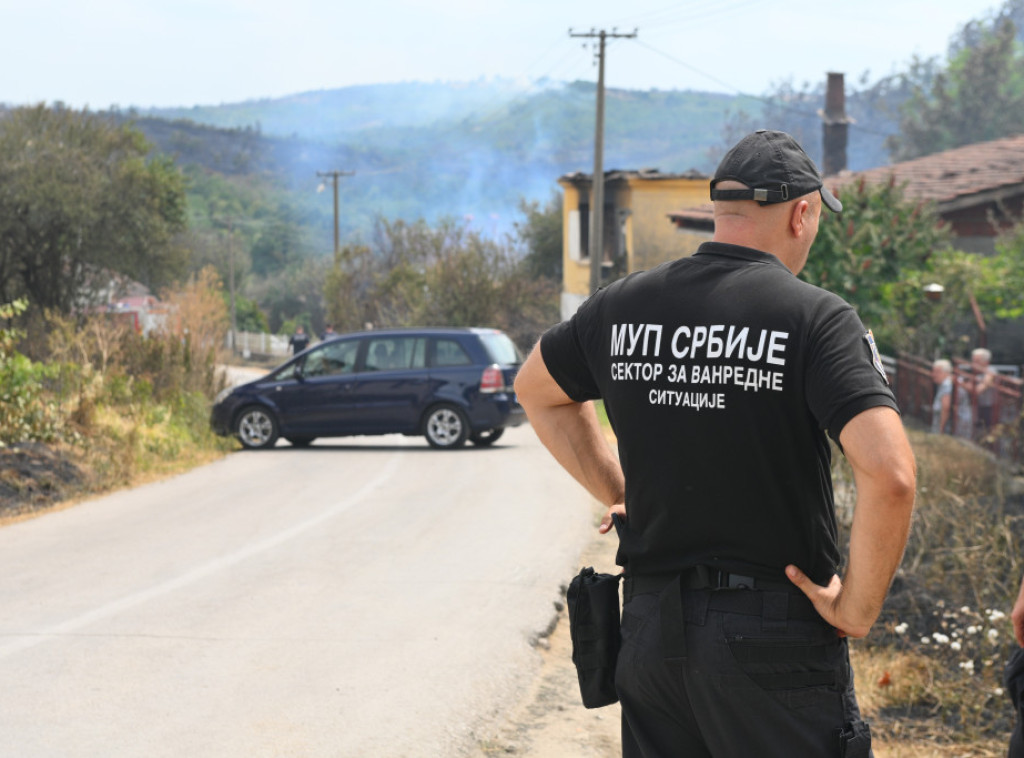 Vedran Tašković: Na osam lokacija dežura 50 vatrogasaca, ne postoji opasnost od širenja požara