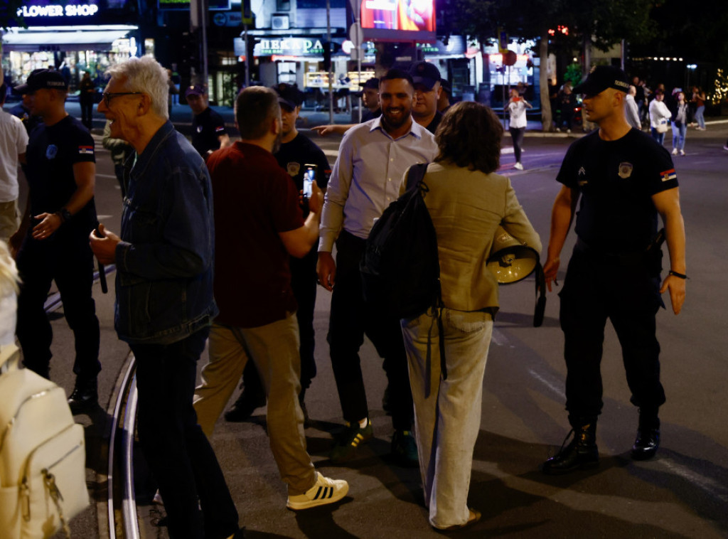 U Beogradu na kratko blokirana Autokomanda, u Novom Sadu Varadinski most