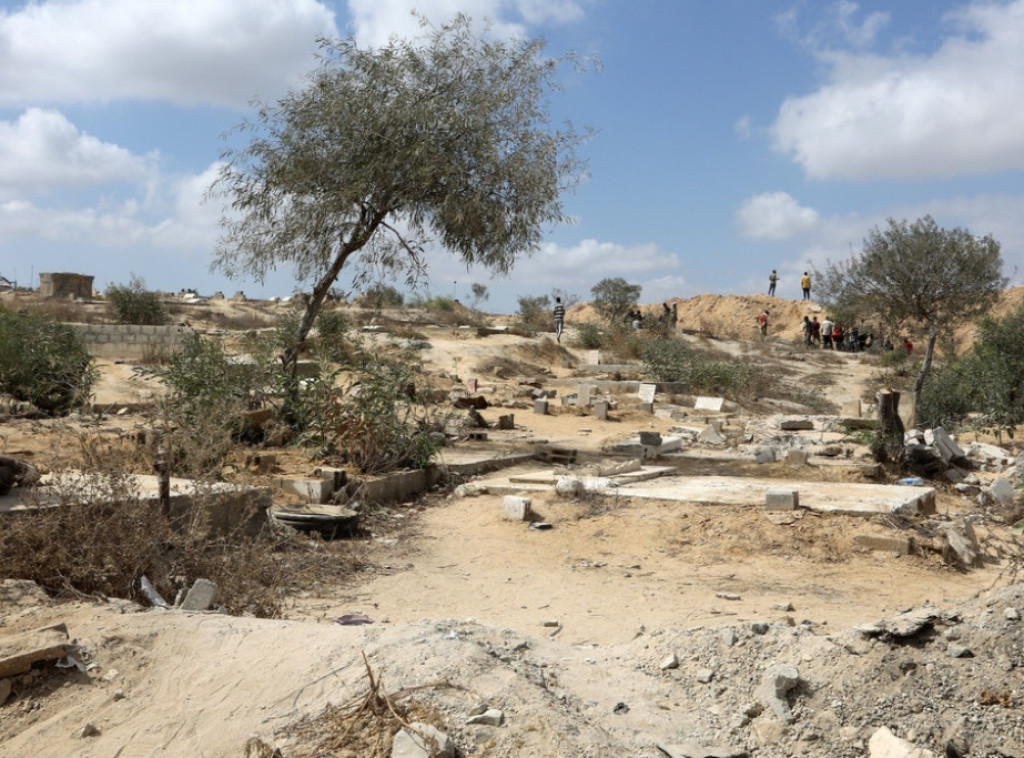 Izraelske snage buldožerima i tenkovima uništile groblje na jugu Pojasa Gaze