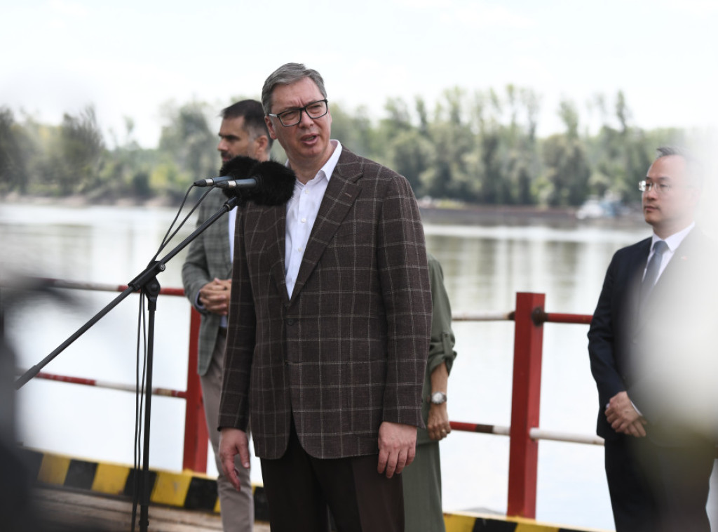 Vučić: Srbija ne razmišlja ni o kakvim sukobima u regionu, ekonomijom pobeđujemo sve