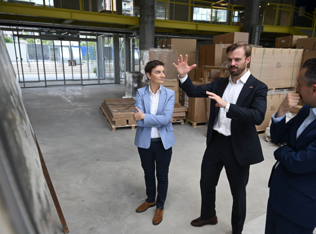Brnabić sa Henrahanom obišla Ložionicu, centar kreativnih industrija i inovacija