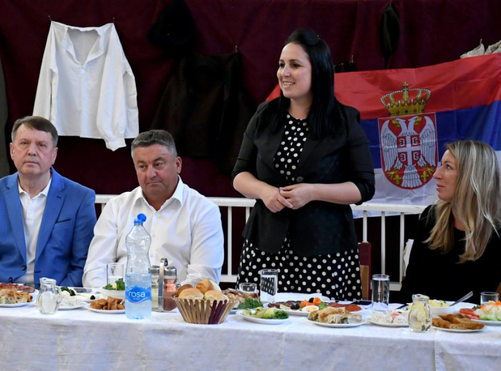 Predstavnici Kancelarije za KiM u poseti Zvečanu povodom Dana opštine