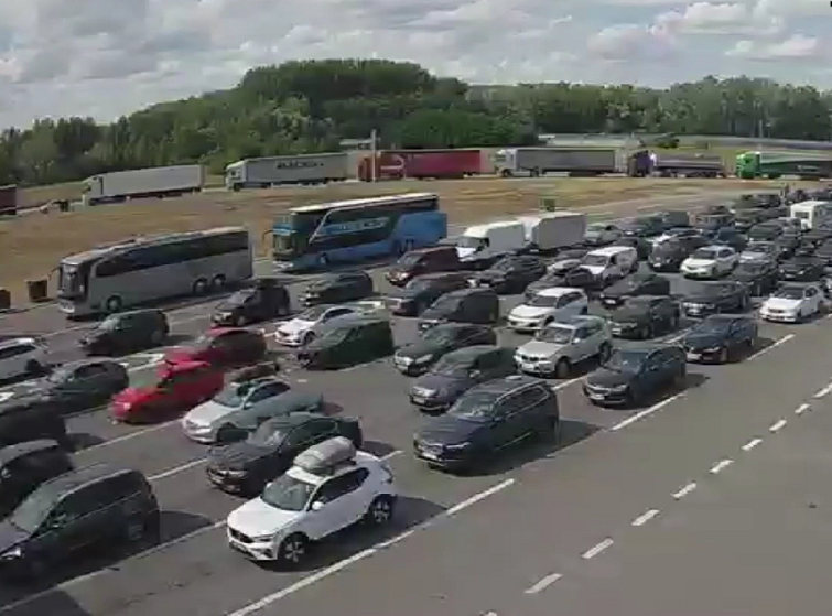 Zadržavanja za putnička motorna vozila na graničnim prelazima između 15 i 60 minuta