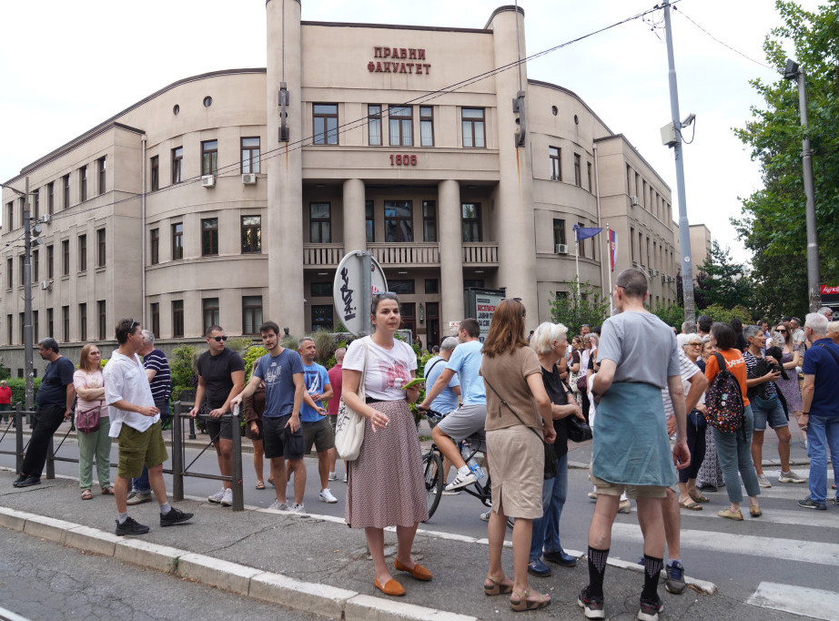Protest studenata u blokadi; MUP apeluje da se ne organizuju neprijavljena okupljanja