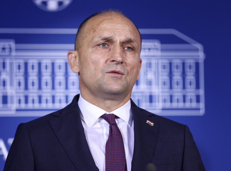 Ivan Anušić: Prvi vojni obveznici u kasarnama 9. marta