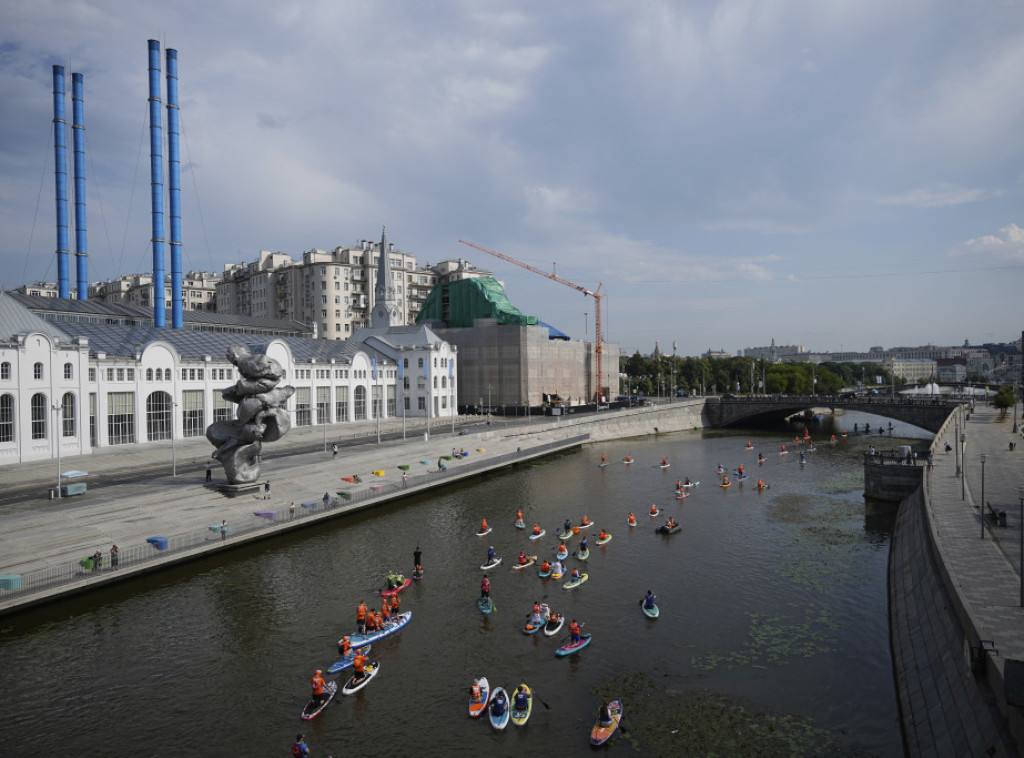 Urušio se pešački most u Rusiji, povređeno 12 osoba