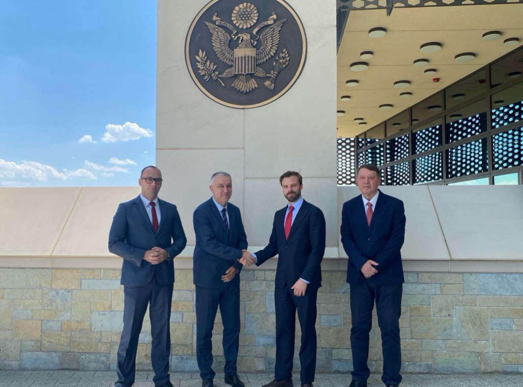 Predstavnici Srpske liste sa zvaničnicima SAD: Neophodna hitna reakcija radi zaštite Srba