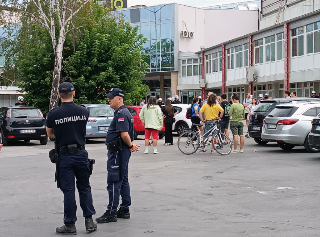 Novi Sad: Razišla se manja grupa studenata koja je pokušala da spreči ispitni rok na Pravnom fakultetu