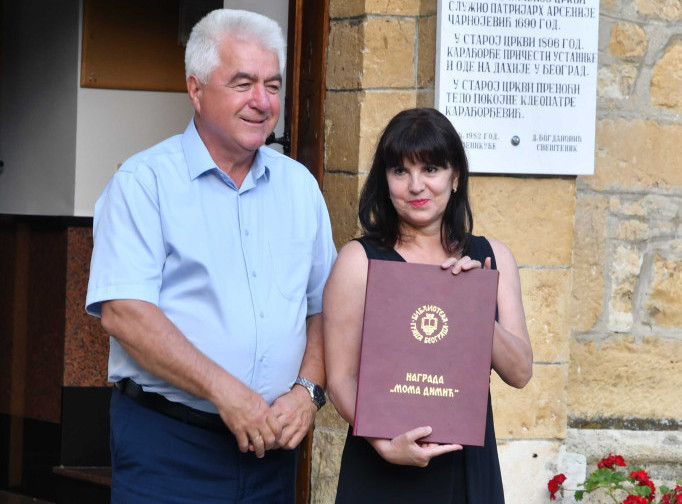 Autorki Divni Vuksanović uručena književna nagrada "Moma Dimić"