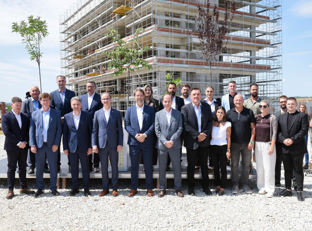 Premijer Macut: Srbija nije više zemlja koja prati tuđe inovacije, mi ih stvaramo