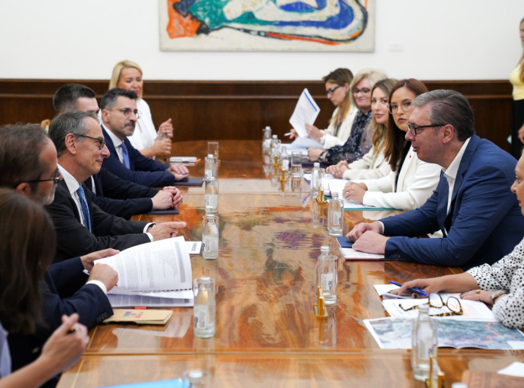 Vucic receives EBRD vice president