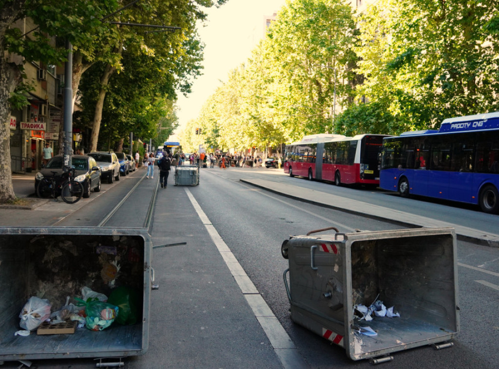 Studenti koji blokiraju VIŠER pokušali blokadu Ulici Vojvode Stepe, policija ih sprečila