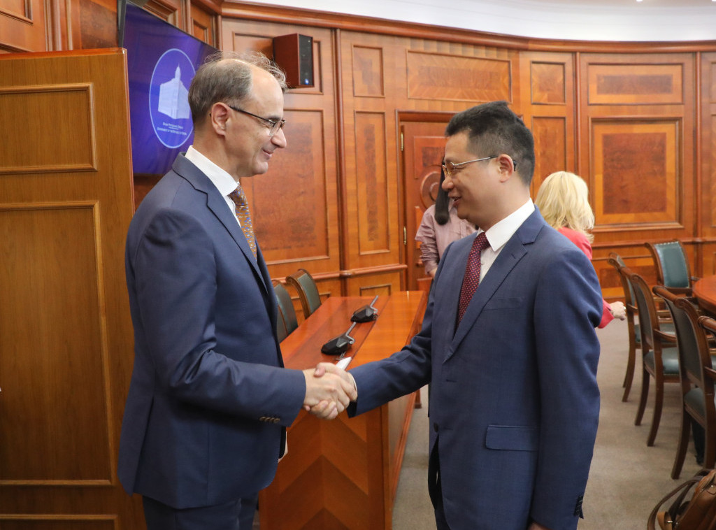 Macut receives Zijin representatives
