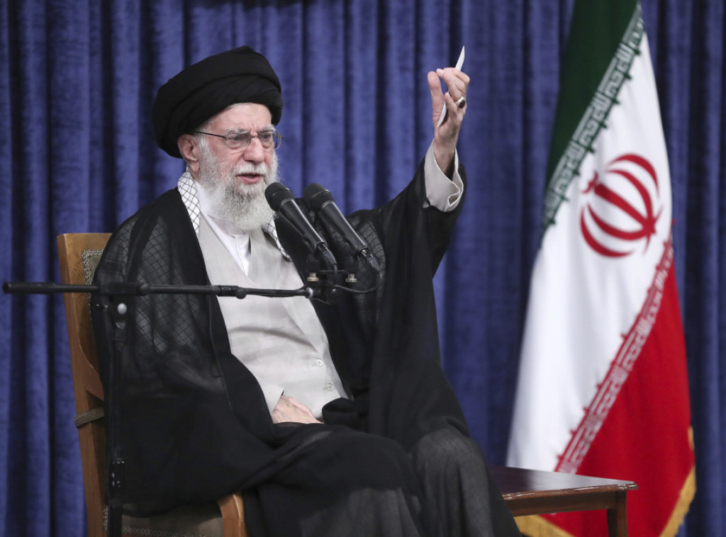 Hamnei: Ako je Tramp toliko sposoban, neka rukovodi svojom zemljom