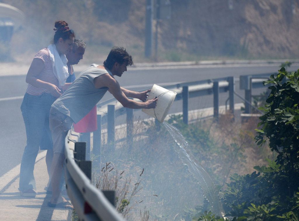 Split: Požar u Kaštel Sućurcu izazvan paljenjem korova