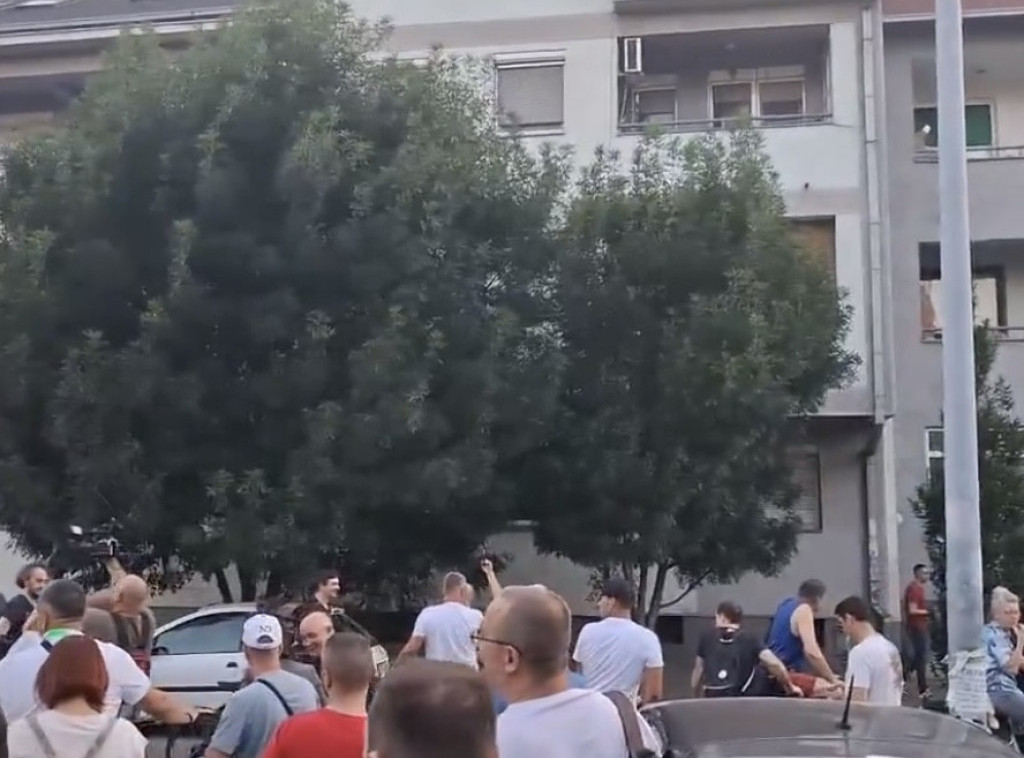 Radovan Arežina: Opasan iskorak blokadera da idu na adrese funkcionera, cilj izazivanje sukoba