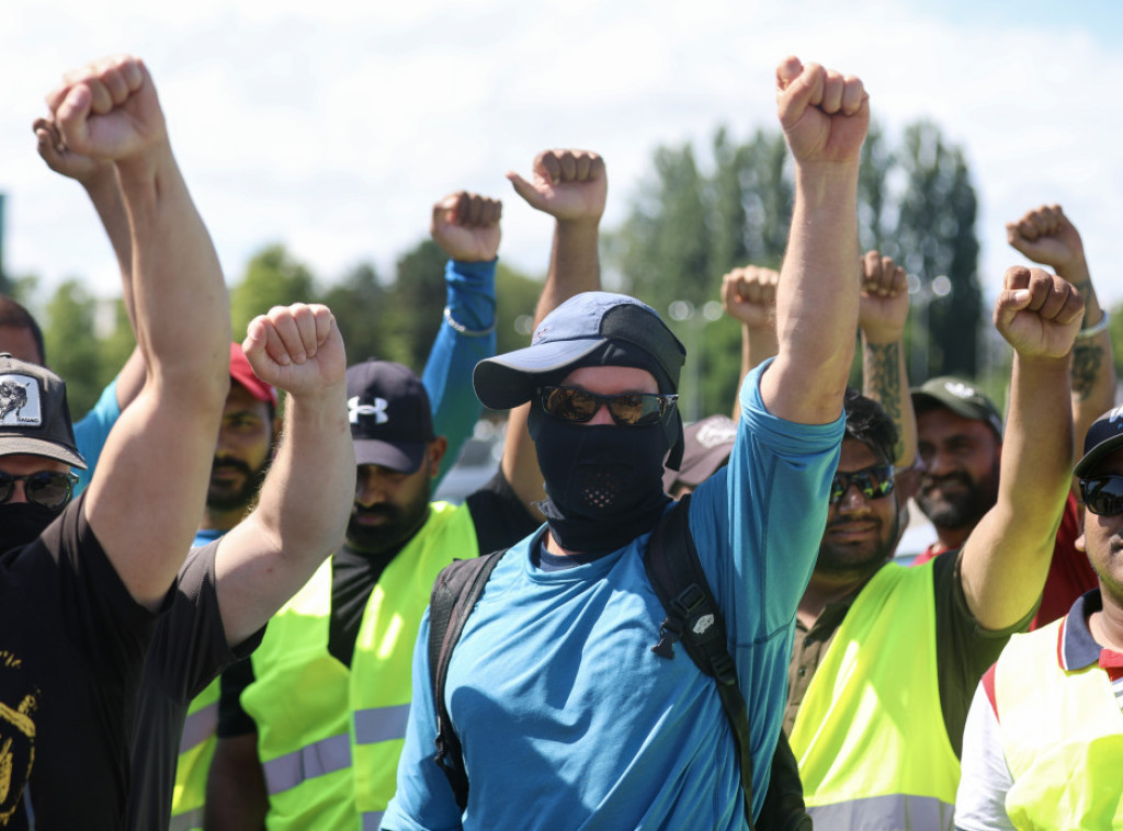 Zagreb: Dostavljači Volta protestuju zbog smanjenih primanja, uslova rada i pretnji
