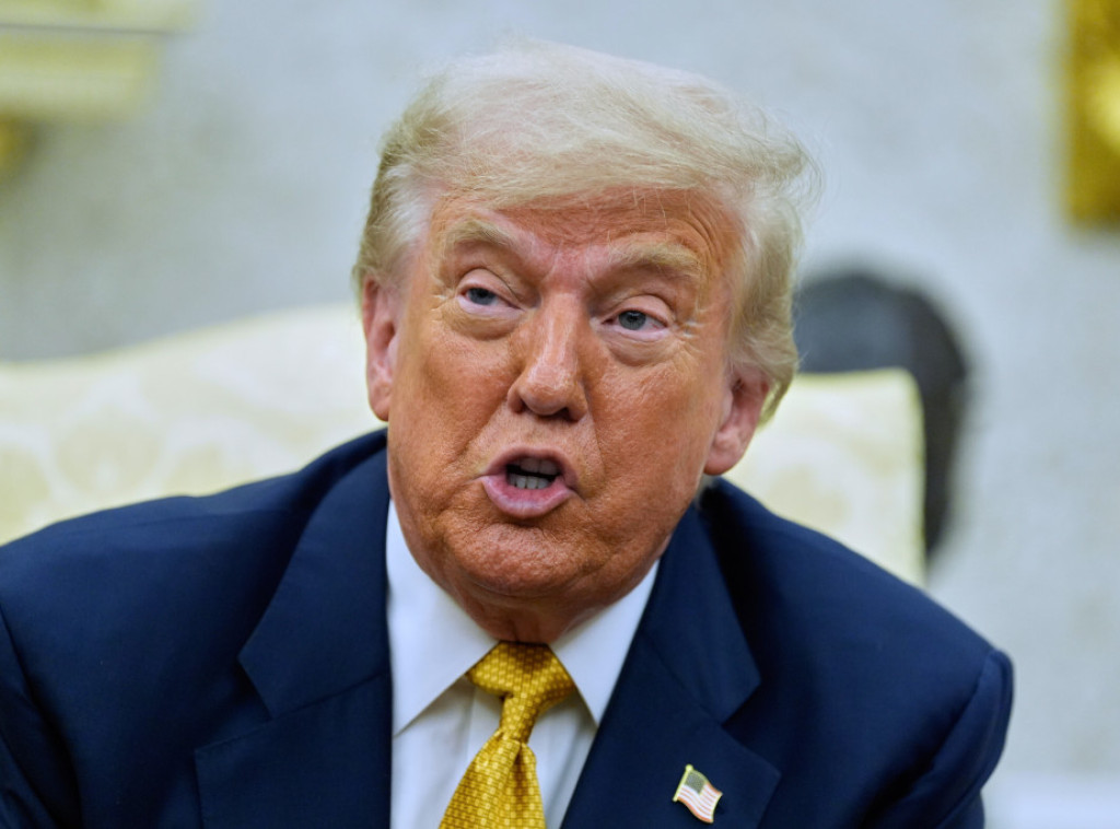 Republikanci kritikovali Trampa zbog Epstinove liste, pristalice spalile MAGA kačkete