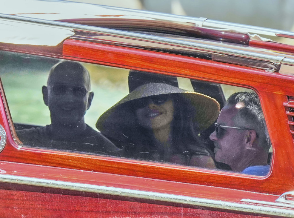 Republika: Bezos ostavio osoblju hotela u Veneciji 45.000 evra bakšiša nakon venčanja