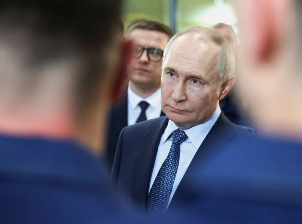 Putin naložio vladi da razmotri ograničenja za strane aplikacije za razmenu poruka