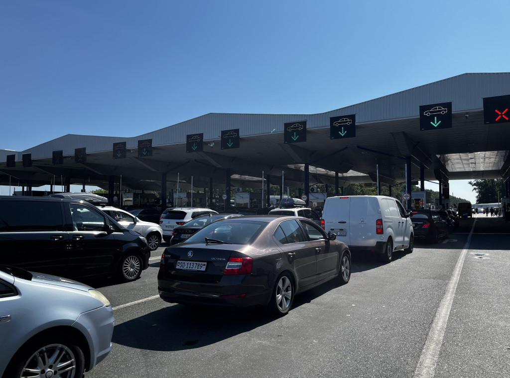 Putnička vozila na granici čekaju između 20 i 60 minuta