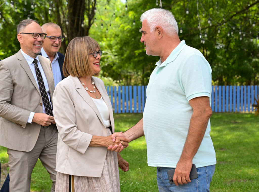 Gojković u Kuli: Dodatnih 30 miliona dinara za rekonstrukciju Muzeja i biblioteke