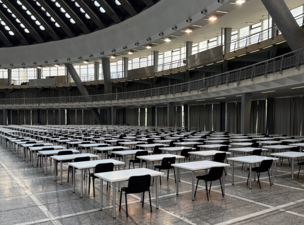 Beogradski sajam: Nema mašina za rušenje sajma, u halama su stolovi za prijemne ispite