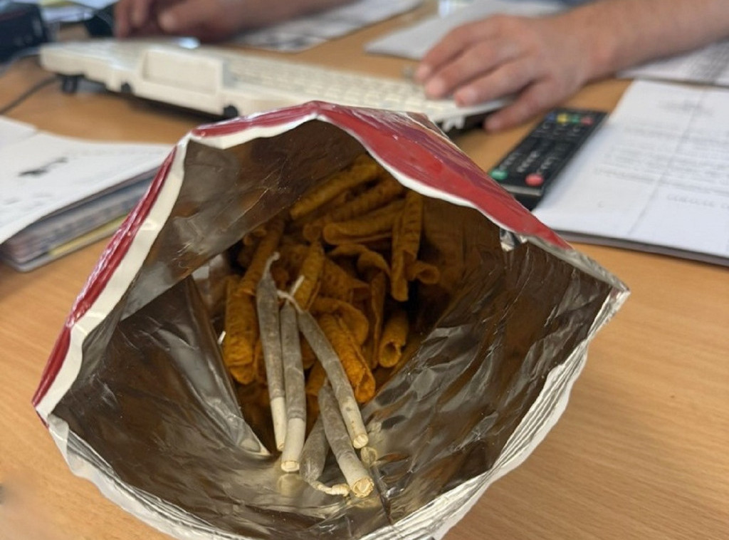 Na graničnom prelazu Gradina otkriveni narkotici u kesici čipsa i kafi