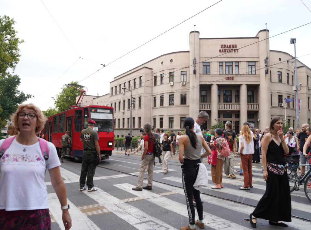 Ko stoji iza navodnog istraživanja o rejtingu i podršci studentima u blokadi