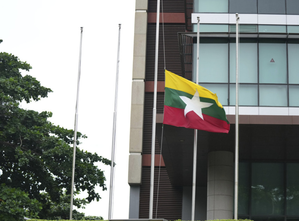 Šef vojne vlade Mjanmara odao počast Aung Sanu, čiju je ćerku zatvorio