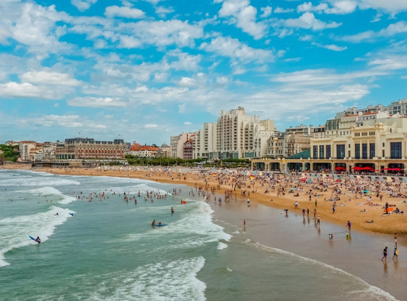 Kupanje na plaži u Bijaricu u Francuskoj zabranjeno zbog prisustva otrovne alge