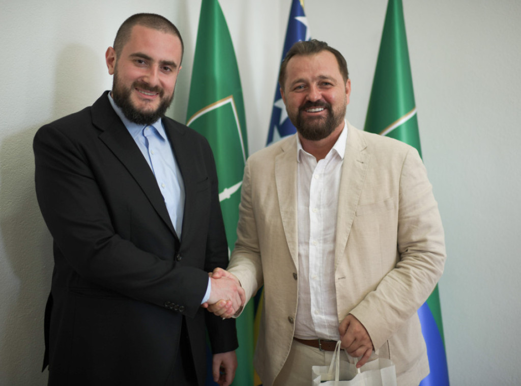 Ministar Zukorlić razgovarao sa gradonačelnikom Cazina o saradnji, izazovima i politici pomirenja