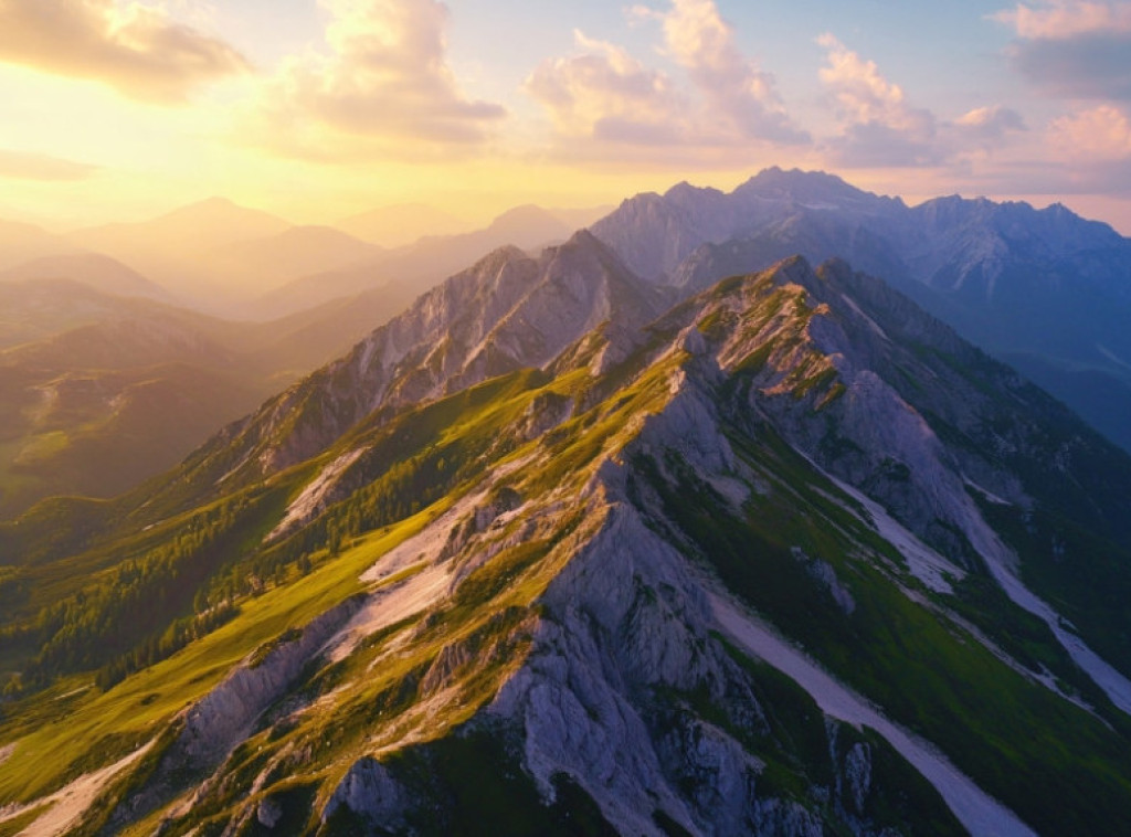 Žičara na Durmitoru stara oko 35 godina, troje ljudi evakuisano, među njima i Srbin