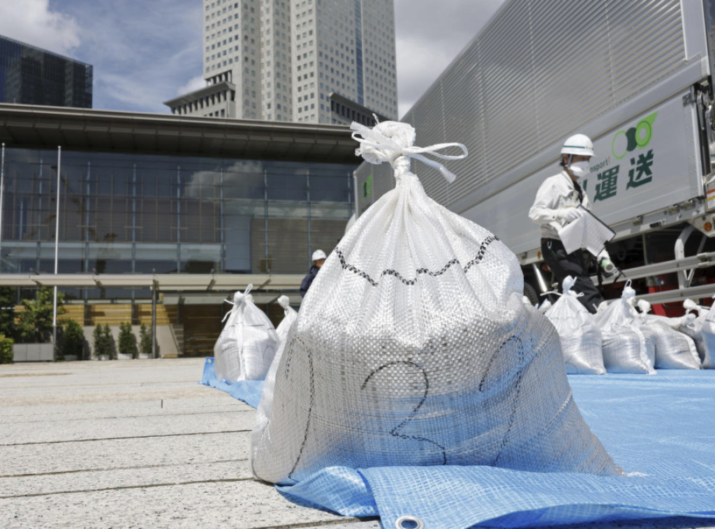 Deo kontaminiranog tla iz Fukušime prenet u park rezidencije premijera Japana