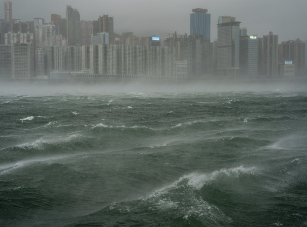 Zbog tajfuna Vifa otkazani letovi u Hongkongu, Šenženu, Džuhaju i Makau