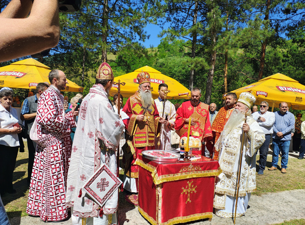 Sveeparhijski sabor u Bilješevu kod Kaknja okupio Srbe iz svih krajeva sveta