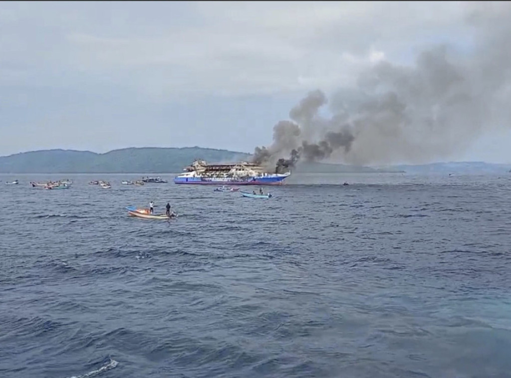 Požar na jahti pod bugarskom zastavom u marini Nikiti na Halkidikiju