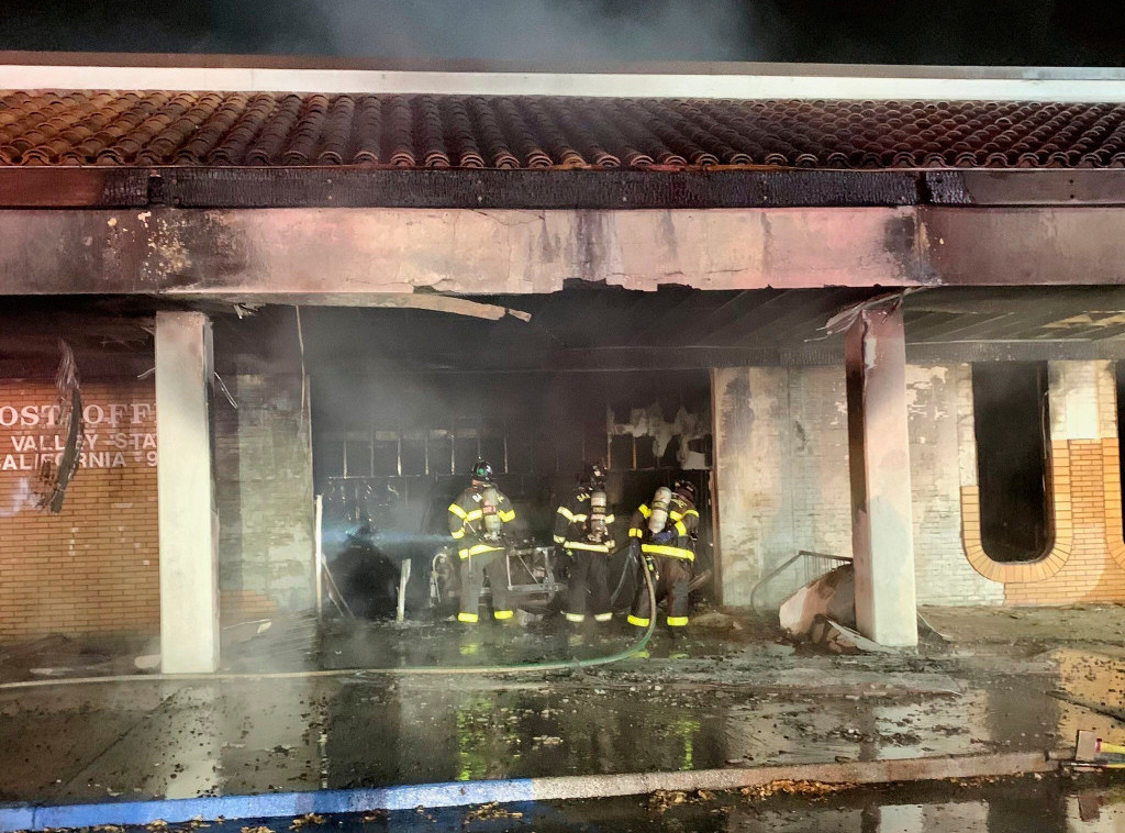 Kalifornija: Uhapšen vozač koji je udario u poštu u San Hozeu i izazvao požar