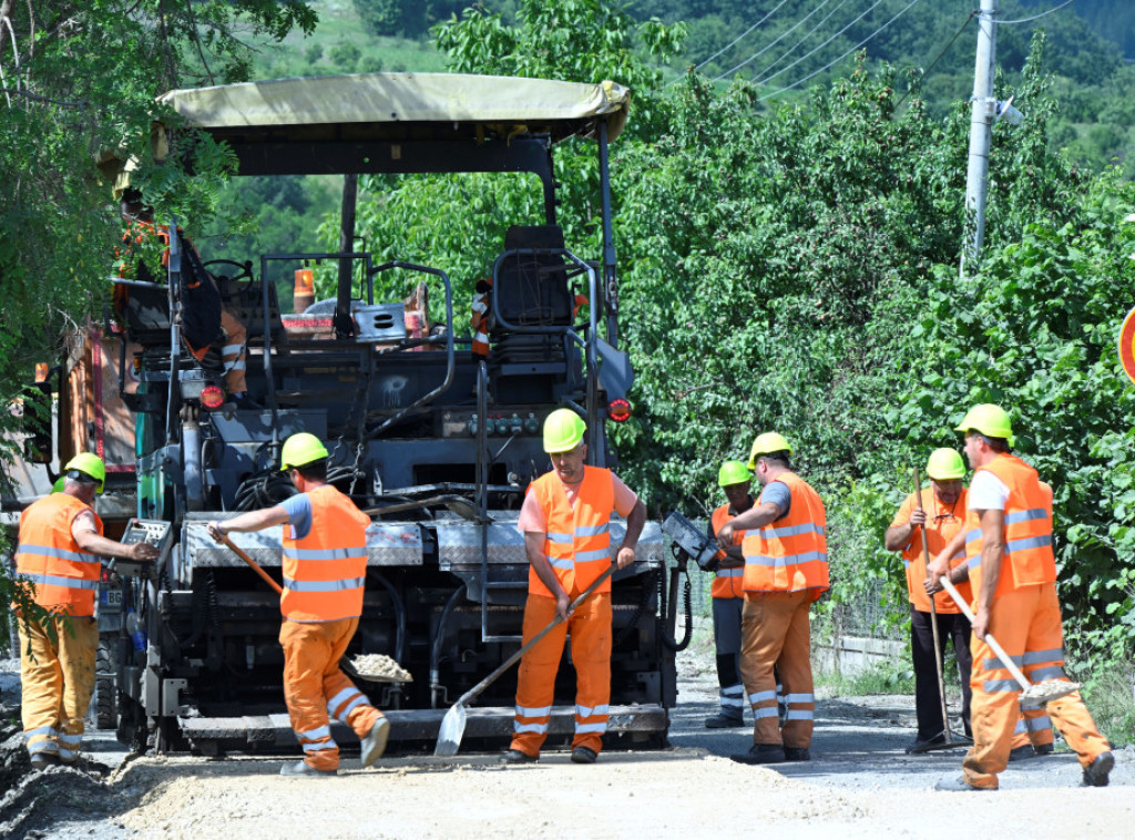 Ministarka Sofronijević apeluje na mere zaštite na gradilištu pri radu na visokim temperaturama