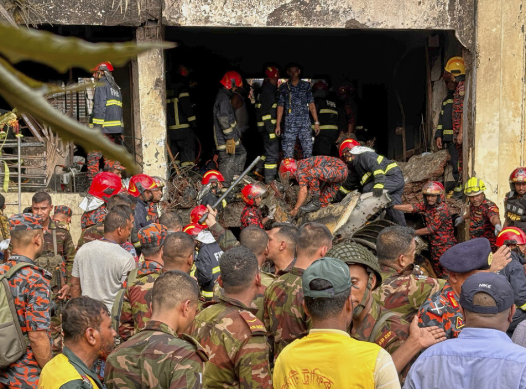 Najmanje 19 osoba poginulo u padu vojnog aviona na školski kompleks u Bangladešu