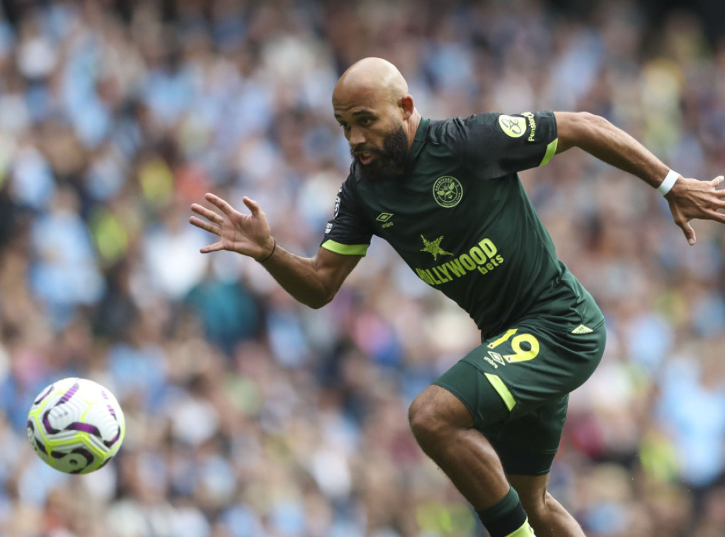 Brajan Embeumo prešao iz Brentforda u Mančester junajted