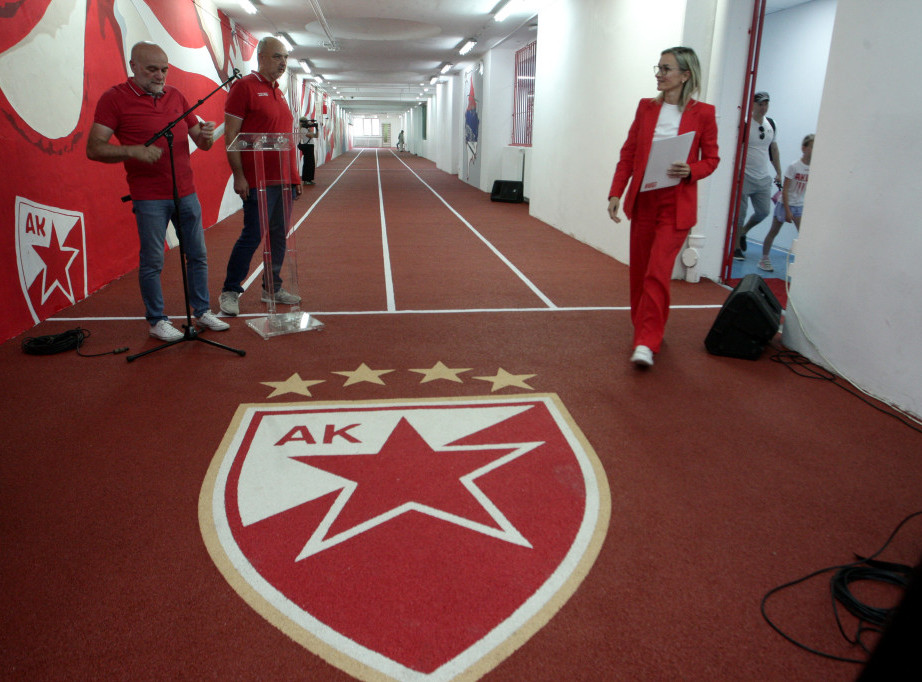 Otvorena slikarska izložba atletskog trenera Milorada Jovančevića