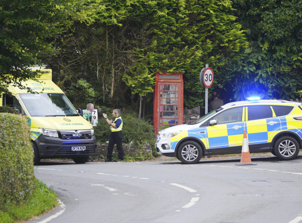 Vozač autobusa koji je udario u most u Mančesteru uhapšen, troje teško povređeno