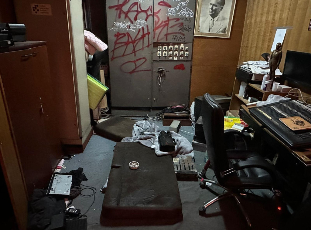 Ministar Stanković: Posle blokadera krš i lom u SKC-u, polomljen nameštaj, otuđen deo imovine