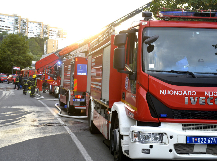 Lokalizovan požar u zgradi u Nemanjinoj ulici