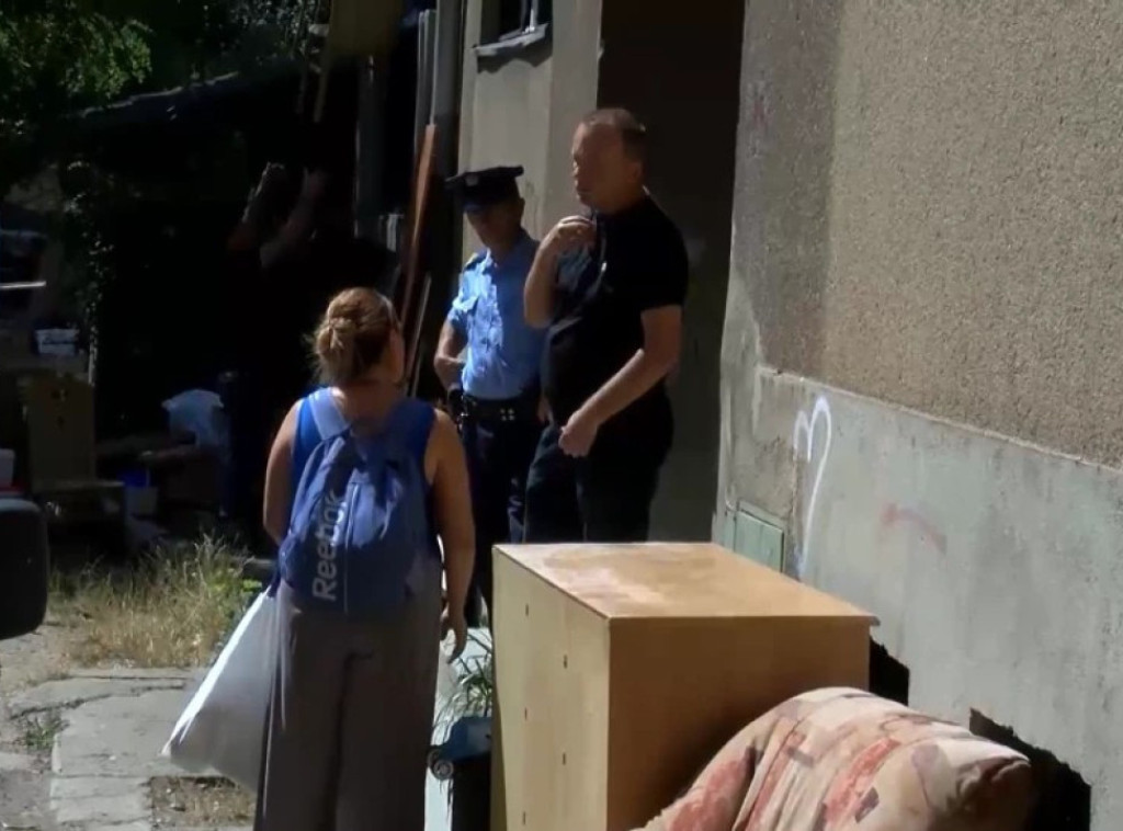 Kosovska Mitrovica: Uz asistenciju tzv. kosovske policije u toku iseljavanje porodice Janićijević